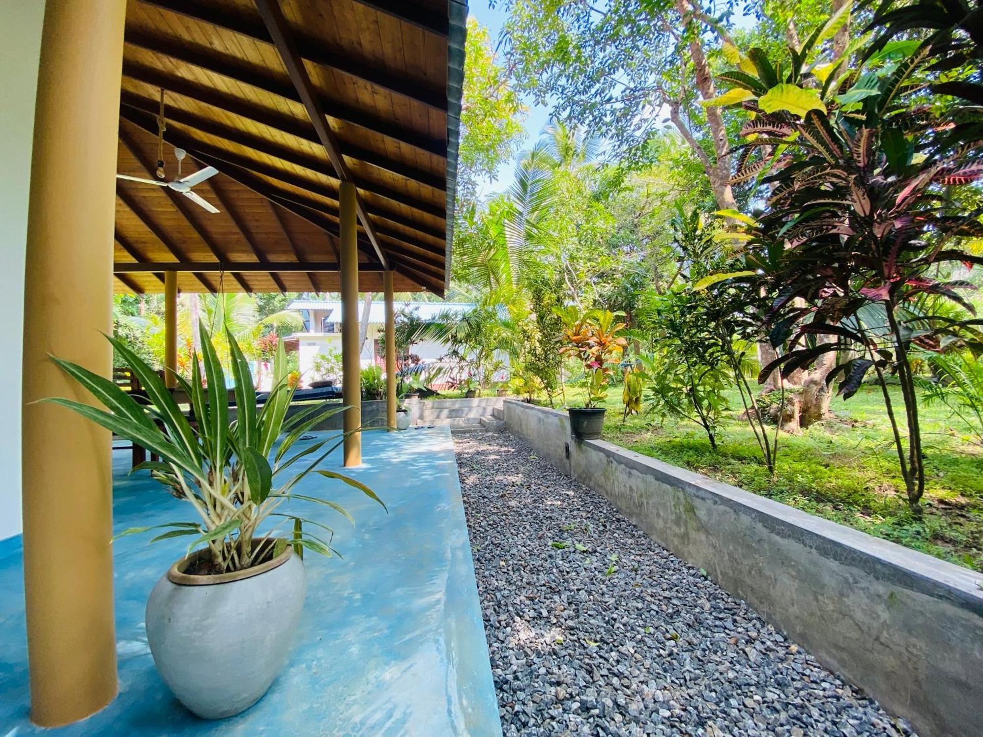 See Turtle Villa Tangalle Exterior photo