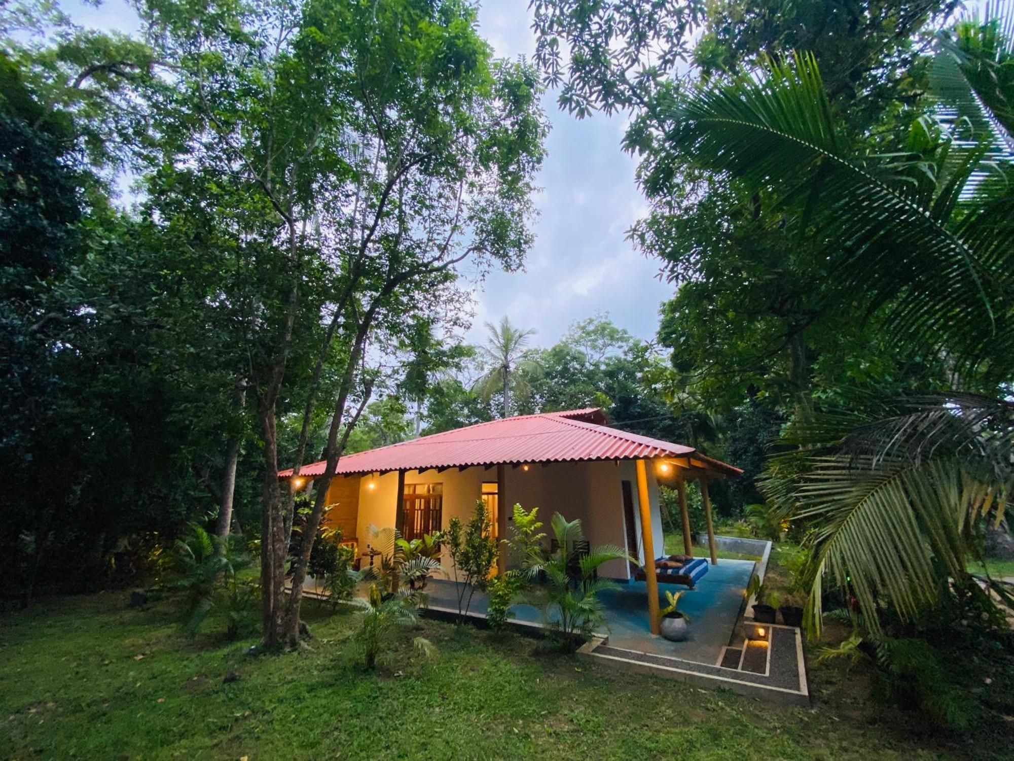 See Turtle Villa Tangalle Exterior photo